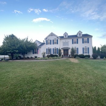 Parker Landscape Design - Overall front of house - landscaping by Parker Landscape Designs planted - Landscaping Near Me - Warren, New Jersey Parker Landscape Design - Overall front of house - landscaping by Parker Landscape Designs planted - Landscaping Near Me - Warren, New Jersey