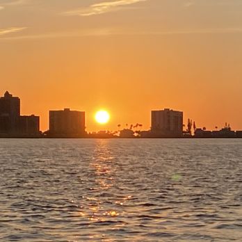 Parrotdise Express - Gorgeous sunset - Boat Charters Near Me - Dunedin, Florida
