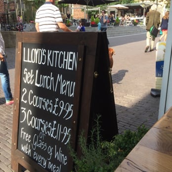 Lloyd's Kitchen - Italian Near Me - Exeter, DEV