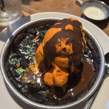 BJ's Restaurant & Brewhouse - Pizookie - Breweries Near Me - Huntington Beach, California