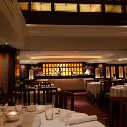 Spring Moon - Dining area