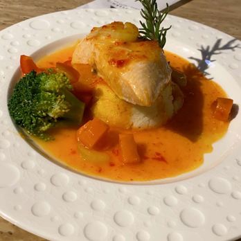 Tiny Pyramid - Baked salmon - Cafes Near Me - Honolulu, Hawaii Tiny Pyramid - Baked salmon - Cafes Near Me - Honolulu, Hawaii