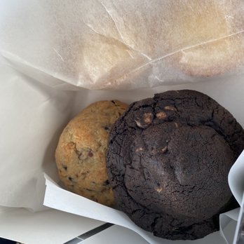 Paderia Bakehouse - Blueberry pecan & peanut butter chocolate - Bakeries Near Me - Irvine, California Paderia Bakehouse - Blueberry pecan & peanut butter chocolate - Bakeries Near Me - Irvine, California