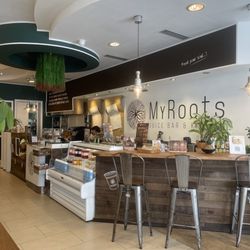 MyRoots Juice Bar & Kitchen - Bar Are & Order Counter