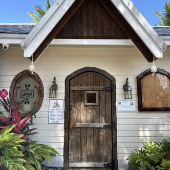 Buzzard's Roost Grill & Pub - Entrance - Seafood Near Me - Key Largo, Florida