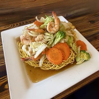 Pho Sedona - Stir-Fried Shrimp and Vegetables with Crispy Egg Noodles - Vietnamese Near Me - Phoenix, Arizona Pho Sedona - Stir-Fried Shrimp and Vegetables with Crispy Egg Noodles - Vietnamese Near Me - Phoenix, Arizona
