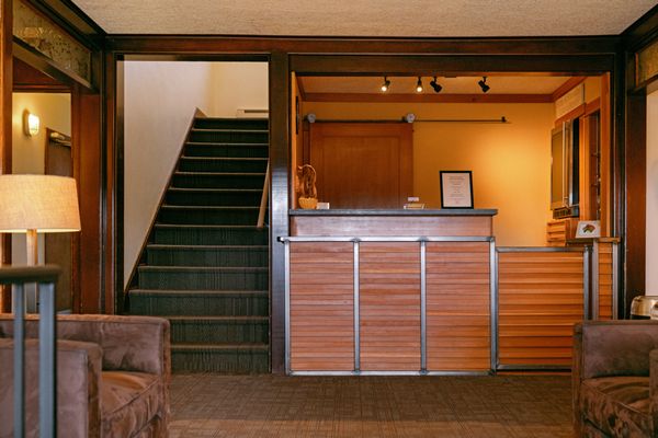 Inn of the White Salmon by null
