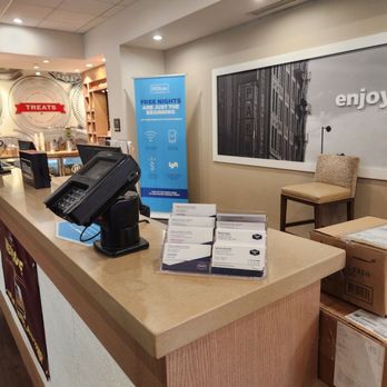 Hampton Inn Chicago North-Loyola Station - No one on duty? - Hotels Near Me - Chicago, Illinois Hampton Inn Chicago North-Loyola Station - No one on duty? - Hotels Near Me - Chicago, Illinois