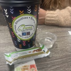 Herbal life tea. Almond Protein bar. Savila natural.