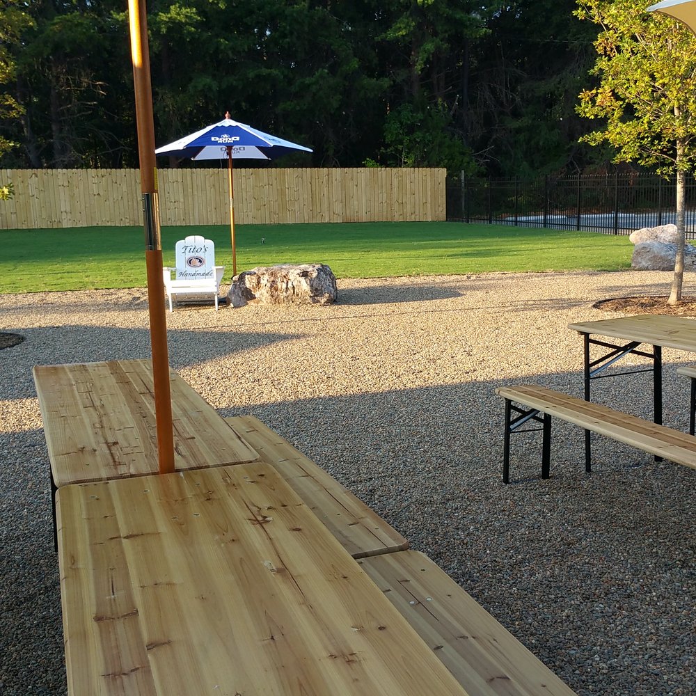 Copper Premium Pub - Beer Garden waiting area...doesn't appear to be an area to eat, but smoking is permitted obviously - Pubs Near Me - Clover, South Carolina Copper Premium Pub - Beer Garden waiting area...doesn't appear to be an area to eat, but smoking is permitted obviously - Pubs Near Me - Clover, South Carolina