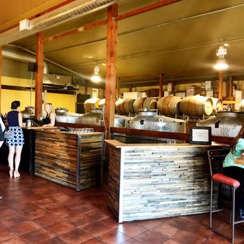Miramonte Winery - Wineries Near Me - Temecula, California