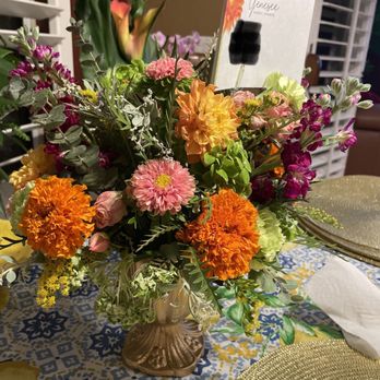 Genesee Florist - "Dipped in Gold" floral arrangement, this was 5 days after it was delivered. It's still beautiful. - Florists Near Me - San Diego, California