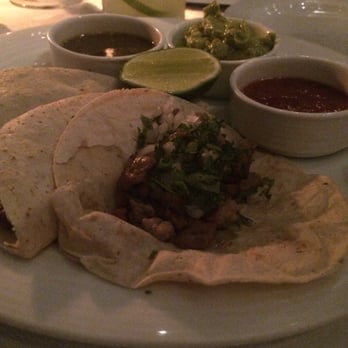 Restaurant La Villa - Tacos de carne asada - Mexican Near Me - Playa La Ropa, GRO