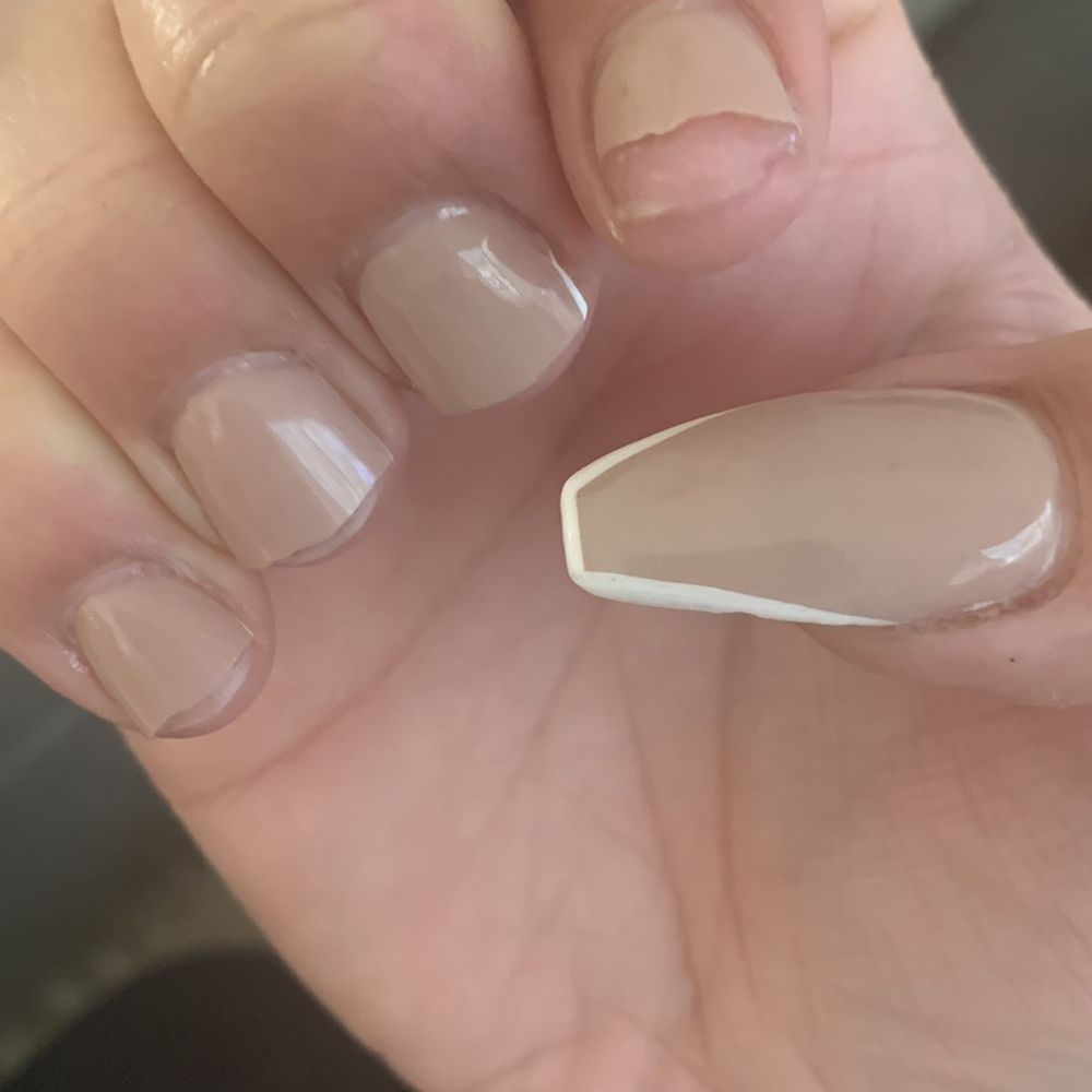 Miley's Nails - These nails are so new and look how smooth the breaks are... she rushed my set :( - Nail Salons Near Me - Las Vegas, Nevada Miley's Nails - These nails are so new and look how smooth the breaks are... she rushed my set :( - Nail Salons Near Me - Las Vegas, Nevada