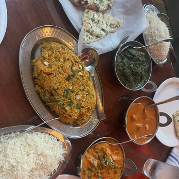 Darbar India Grill & Bar - Butter chicken, shrimp briyani, garlic naan, PALAK PANEER (GF), PANEER MAKHANI (GF) - Indian Near Me - Minneapolis, Minnesota