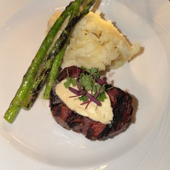 Different Pointe of View - Filet mignon with asparagus and mash potatoes - New American Near Me - Phoenix, Arizona Different Pointe of View - Filet mignon with asparagus and mash potatoes - New American Near Me - Phoenix, Arizona