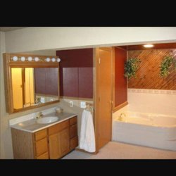 Sunland Motor Inn - False advertisement. This is a photo from google of what its supposed to look like.. It was NOTHING like the picture