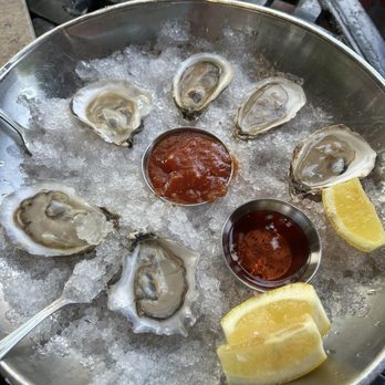 Lambertville Station Restaurant - Oysters - American Near Me - Lambertville, New Jersey
