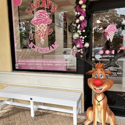 Larry’s Ice Cream & Cafe - Outside entrance