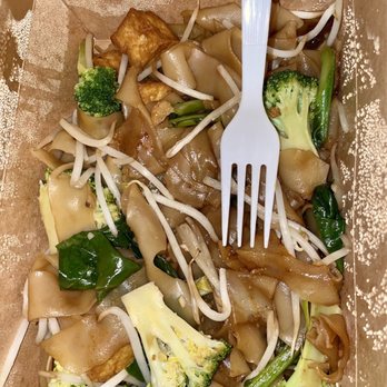 Lotus Vegan - Pad See Ew with tofu (my actual order) - Vegan Near Me - North Hollywood, California Lotus Vegan - Pad See Ew with tofu (my actual order) - Vegan Near Me - North Hollywood, California