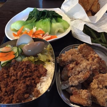 Tapioca Express - Railroad bento with popcorn chicken. Above is boiled veggies, crispy tofu, and crispy green beans - Taiwanese Near Me - Redmond, Washington
