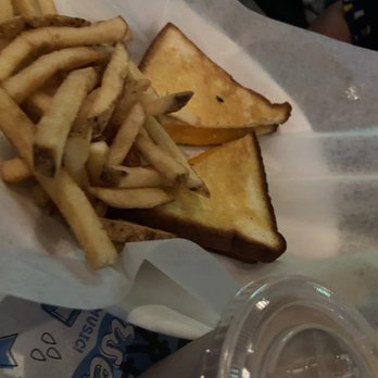 Yard House - Grilled cheese - Bars Near Me - Glenview, Illinois Yard House - Grilled cheese - Bars Near Me - Glenview, Illinois