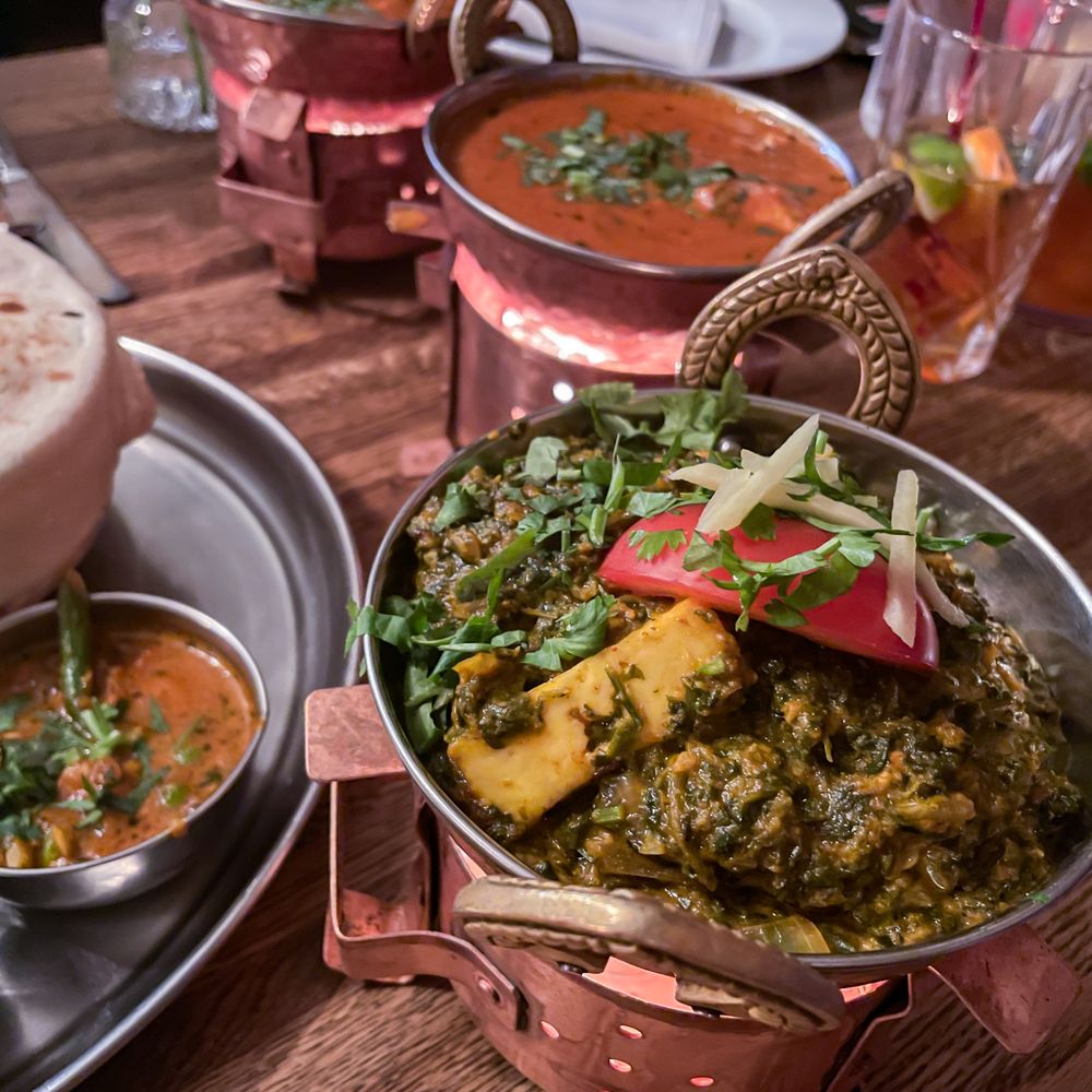 Warwick Arms - Saag paneer - Pubs Near Me - London, XGL