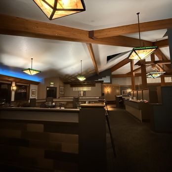 Highland House Restaurant - Interior, night - American Near Me - Mount Shasta, California