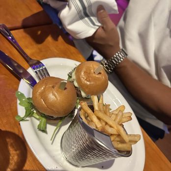 Hemingways - New American Near Me - Seaside Heights, New Jersey