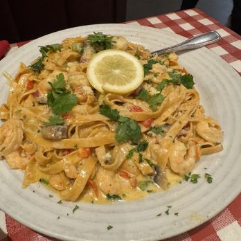 Frugatti's - Red Pepper shrimp Fettuccine - Italian Near Me - Bakersfield, California