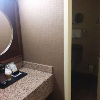Sheraton Reston Hotel - Small area outside the bathroom. - Hotels Near Me - Reston, Virginia