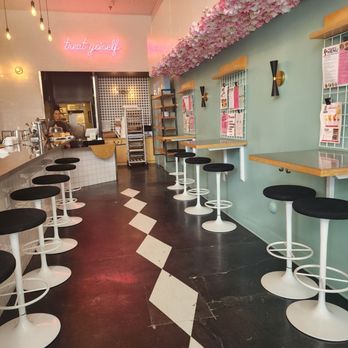 Scharolina's Custom Cakes - Order at far counter - Custom Cakes Near Me - Richmond, Virginia Scharolina's Custom Cakes - Order at far counter - Custom Cakes Near Me - Richmond, Virginia