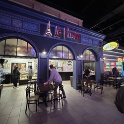 Le Paris Bakery & Cafe