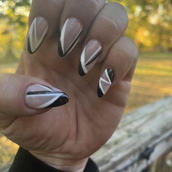 Diva Nails - What I got. The shape is different because that's what I wanted I wanted shiny also. It's not exact to the photo and that's okay. - Nail Salons Near Me - Front Royal, Virginia