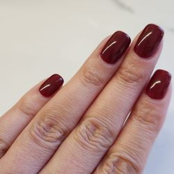 Be-Pretty Nails Salon - 1 week old Gel Manicure (by Silvia)