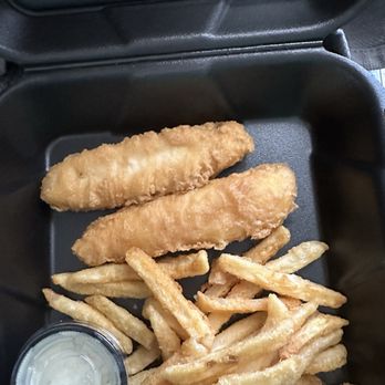 Taggart’s Grill - halibut fillets. there were four. i ate two cause i was hungry but for $19 i was very disappointed - Burgers Near Me - Morgan, Utah