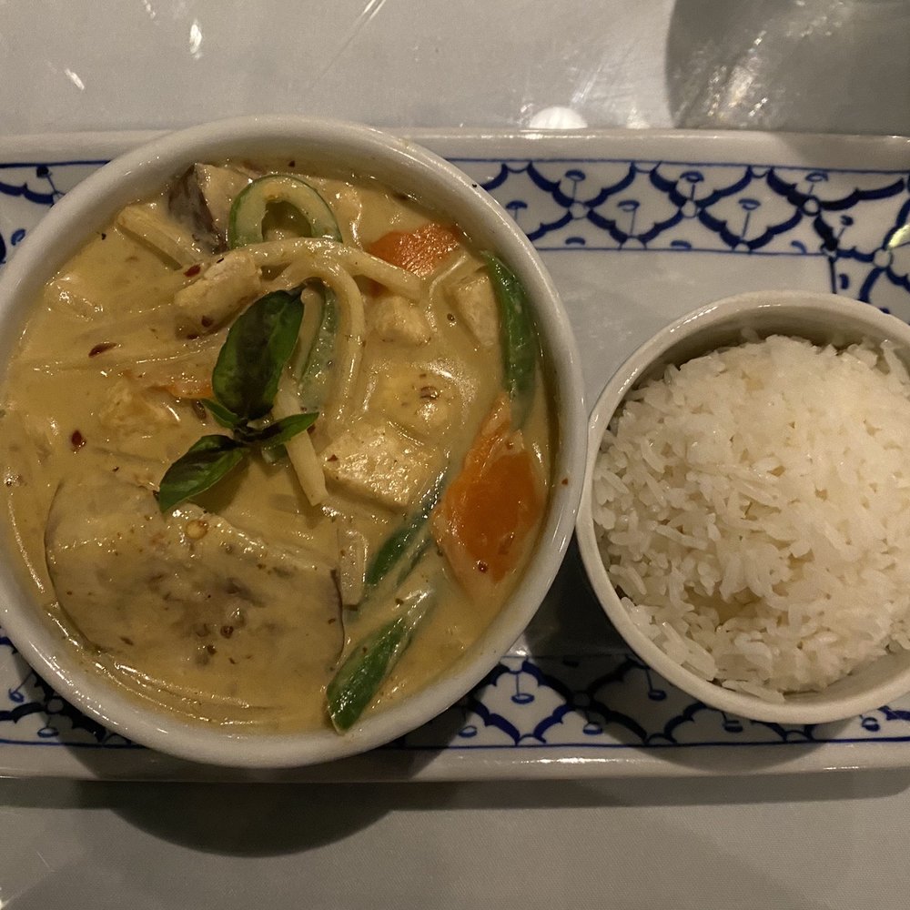Jutamas Thai restaurant Ridgeland - Green curry with eggplant - Thai Near Me - Ridgeland, Mississippi Jutamas Thai restaurant Ridgeland - Green curry with eggplant - Thai Near Me - Ridgeland, Mississippi