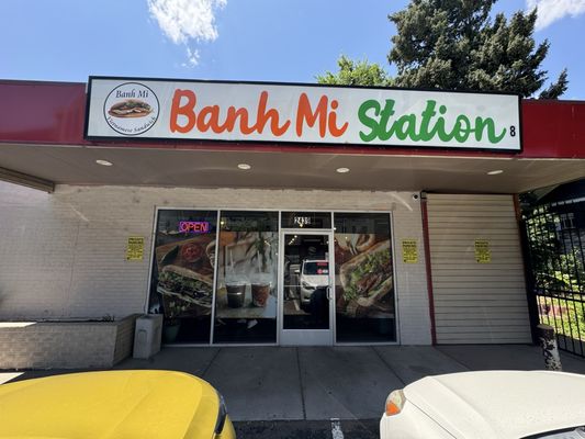 Banh Mi Station by null