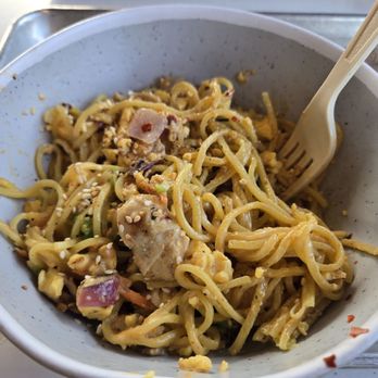 honeygrow - Sriracha Tahiti w/egg, broccoli no mushroom - Salad Near Me - Bound Brook, New Jersey honeygrow - Sriracha Tahiti w/egg, broccoli no mushroom - Salad Near Me - Bound Brook, New Jersey