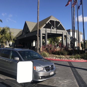 Hilton San Diego/Del Mar - Front entrance - Hotels Near Me - Del Mar, California Hilton San Diego/Del Mar - Front entrance - Hotels Near Me - Del Mar, California