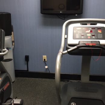 Hampton Inn Morganton - Hotel "gym" aka a 6x10 closet. - Hotels Near Me - Morganton, North Carolina