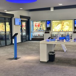 AT&T Store - Showroom