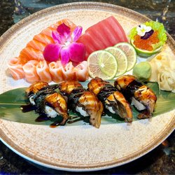 Sakura Grill - Eel nigiri ,fatty salmon , Ikura and tuna
