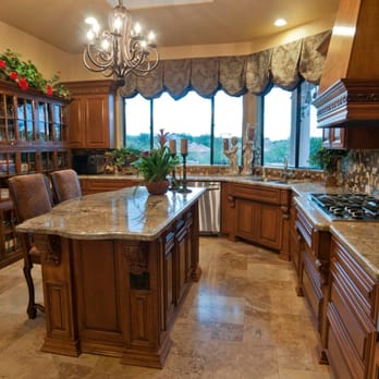 Foothills Design & Development - a large kitchen with a center island - Interior Design Near Me - Tucson, Arizona