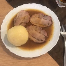 Gasthaus Schindler - Schweinebraten mit Knödel