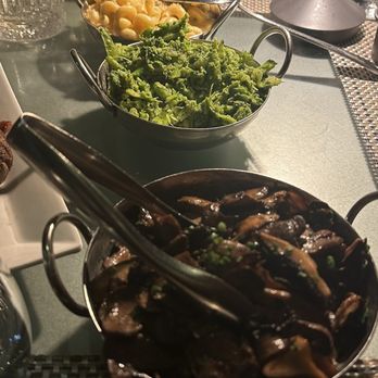 BOA Steakhouse - Mac n cheese, smashed broccoli, and cremini mushrooms - Steakhouses Near Me - West Hollywood, California BOA Steakhouse - Mac n cheese, smashed broccoli, and cremini mushrooms - Steakhouses Near Me - West Hollywood, California