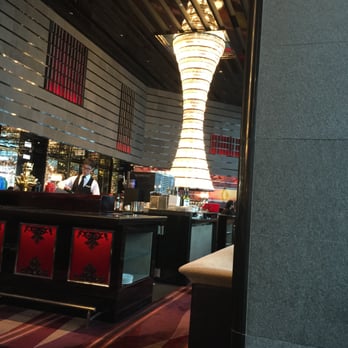 The Lounge & Bar - Like all of the dining and bar establishments in the Ritz Carlton, the design is impeccable. - Restaurants Near Me - Kowloon, HK
