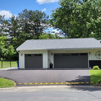 Richfield Blacktop & Concrete - Eden Prairie asphalt driveway - Masonry/Concrete Near Me - Minneapolis, Minnesota Richfield Blacktop & Concrete - Eden Prairie asphalt driveway - Masonry/Concrete Near Me - Minneapolis, Minnesota