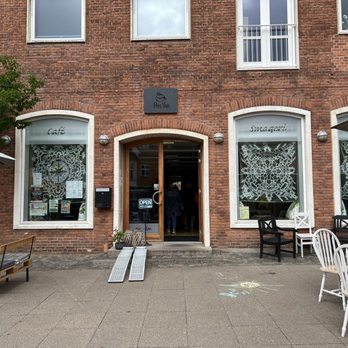 Hos Vivi - Beer, Wine & Spirits Near Me - Frederikssund Hos Vivi - Beer, Wine & Spirits Near Me - Frederikssund