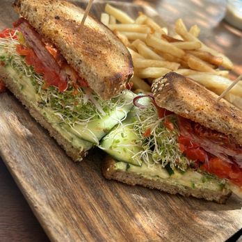 Cafe on 27 - Veg sandwich - Breakfast & Brunch Near Me - Topanga, California Cafe on 27 - Veg sandwich - Breakfast & Brunch Near Me - Topanga, California